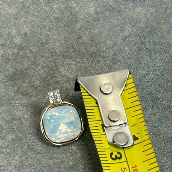 Square goldtone clear opalescent Crystal rhinestone cubic zirconia stud - Picture 6 of 7